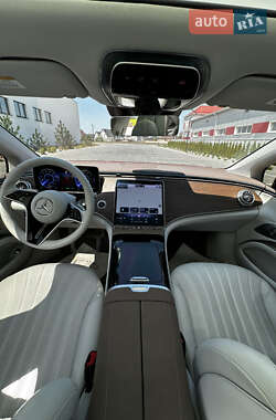 Седан Mercedes-Benz EQS 2022 в 