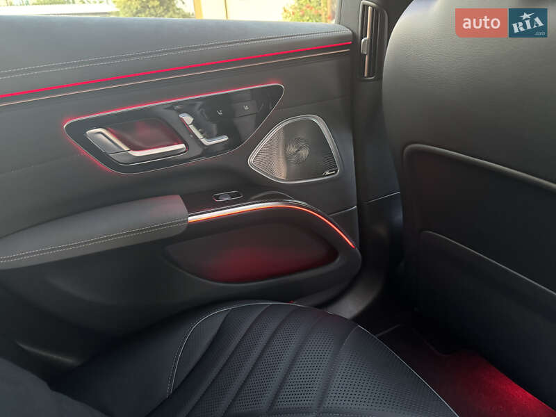 Седан Mercedes-Benz EQS 2023 в Львове