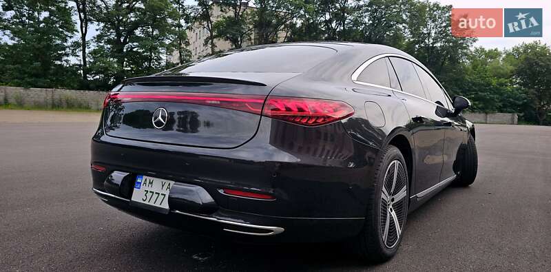 Седан Mercedes-Benz EQS 2022 в Коростене