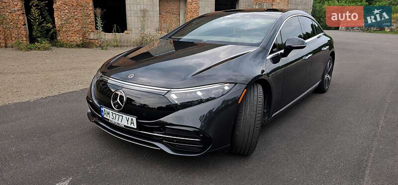 Седан Mercedes-Benz EQS 2022 в Коростене