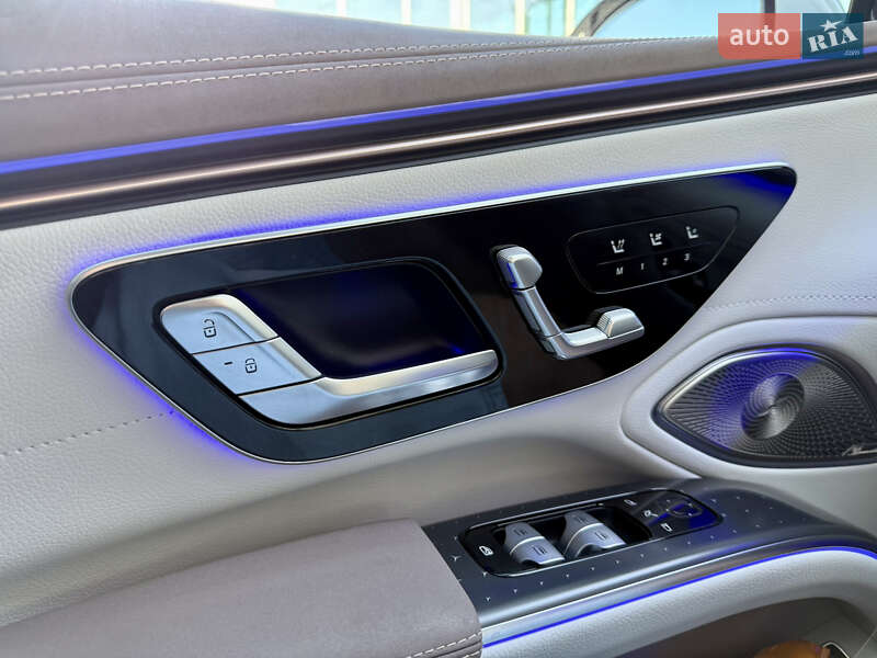 Седан Mercedes-Benz EQS 2022 в Ровно