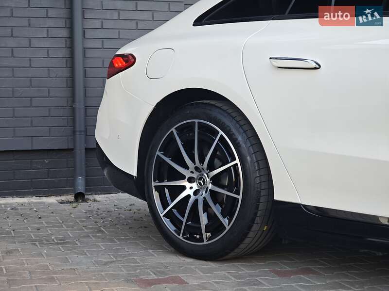 Седан Mercedes-Benz EQS 2022 в Луцке