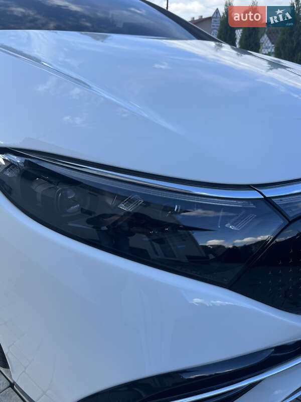 Седан Mercedes-Benz EQS 2022 в Львове