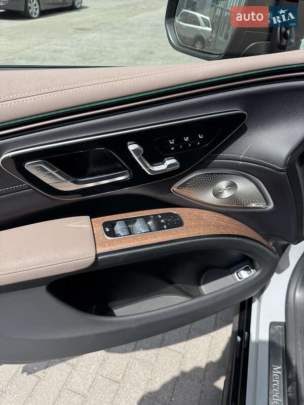 Седан Mercedes-Benz EQS 2023 в Ровно