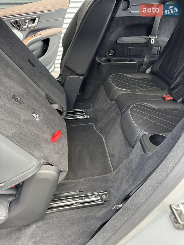 Седан Mercedes-Benz EQS 2023 в Ровно