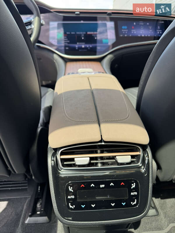 Седан Mercedes-Benz EQS 2023 в Ровно