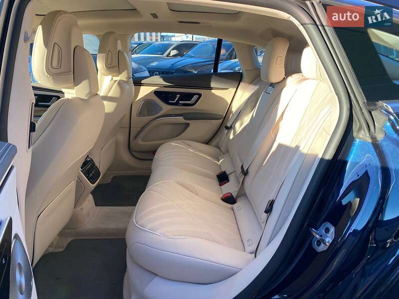 Седан Mercedes-Benz EQS 2022 в Львові