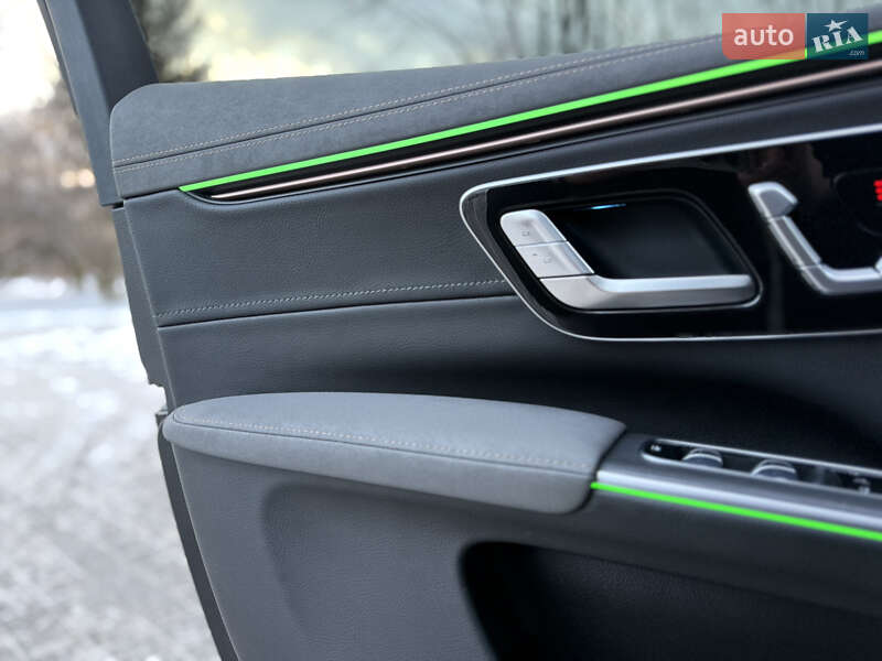 Седан Mercedes-Benz EQS 2023 в Львові