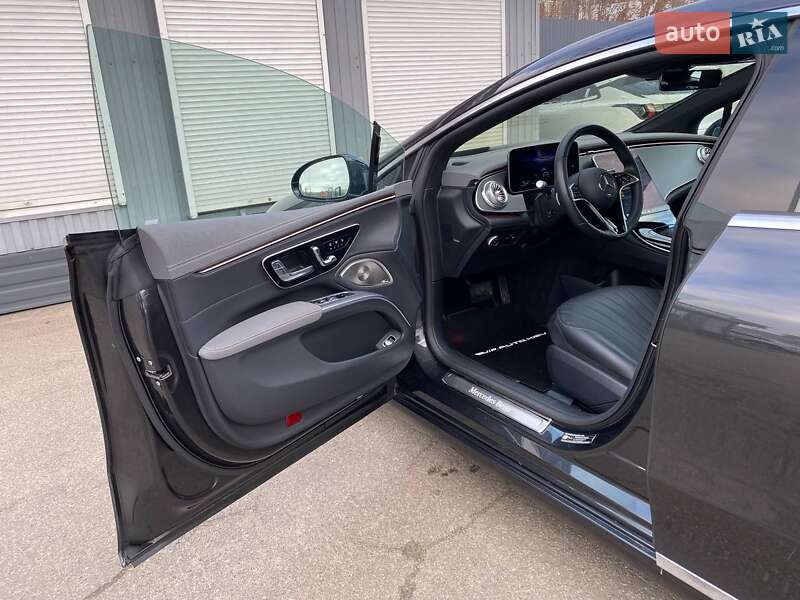 Седан Mercedes-Benz EQS 2022 в Киеве