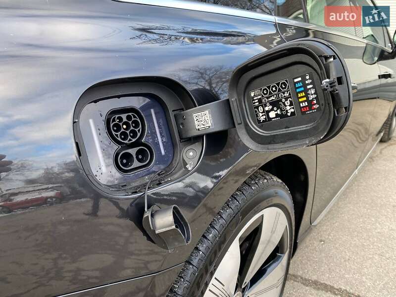 Седан Mercedes-Benz EQS 2022 в Киеве