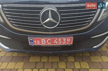 Минивэн Mercedes-Benz EQV 2021 в 