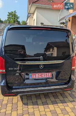 Минивэн Mercedes-Benz EQV 2021 в 