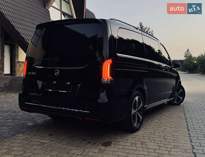 Минивэн Mercedes-Benz EQV 2024 в Киеве