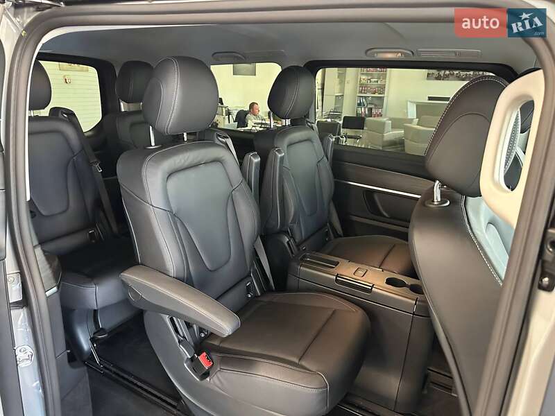 Минивэн Mercedes-Benz EQV 2025 в Киеве