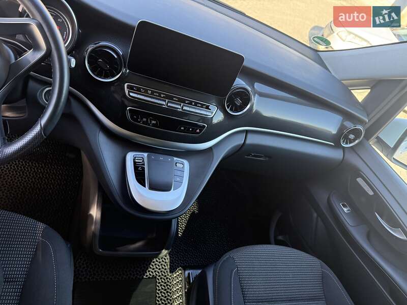 Минивэн Mercedes-Benz EQV 2023 в Косове фото 7 Минивэн Mercedes-Benz EQV 2023 в Косове