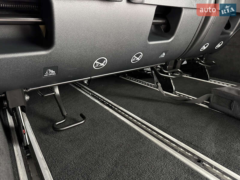 Минивэн Mercedes-Benz EQV 2023 в Киеве фото 60 Минивэн Mercedes-Benz EQV 2023 в Киеве