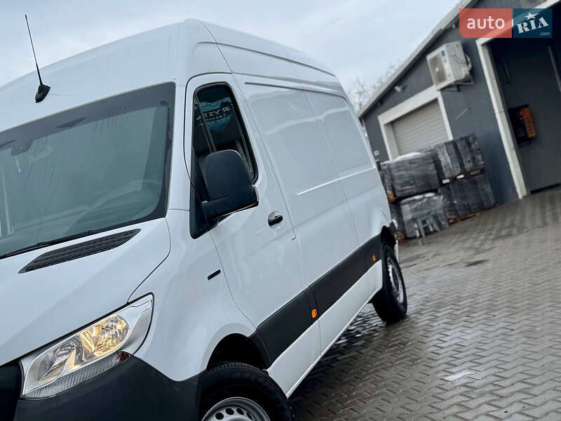 Грузовой фургон Mercedes-Benz eSprinter 2023 в Дрогобыче