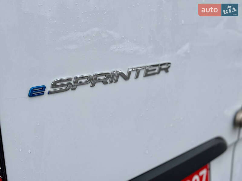 Грузовой фургон Mercedes-Benz eSprinter 2023 в Дрогобыче