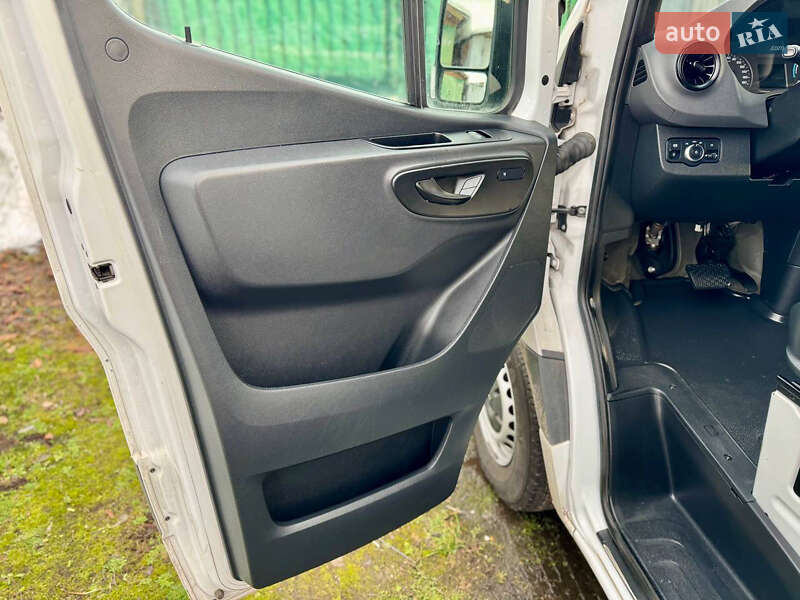 Грузовой фургон Mercedes-Benz eSprinter 2023 в Дрогобыче