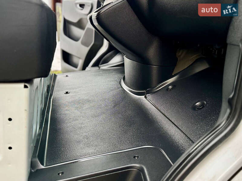 Грузовой фургон Mercedes-Benz eSprinter 2023 в Дрогобыче