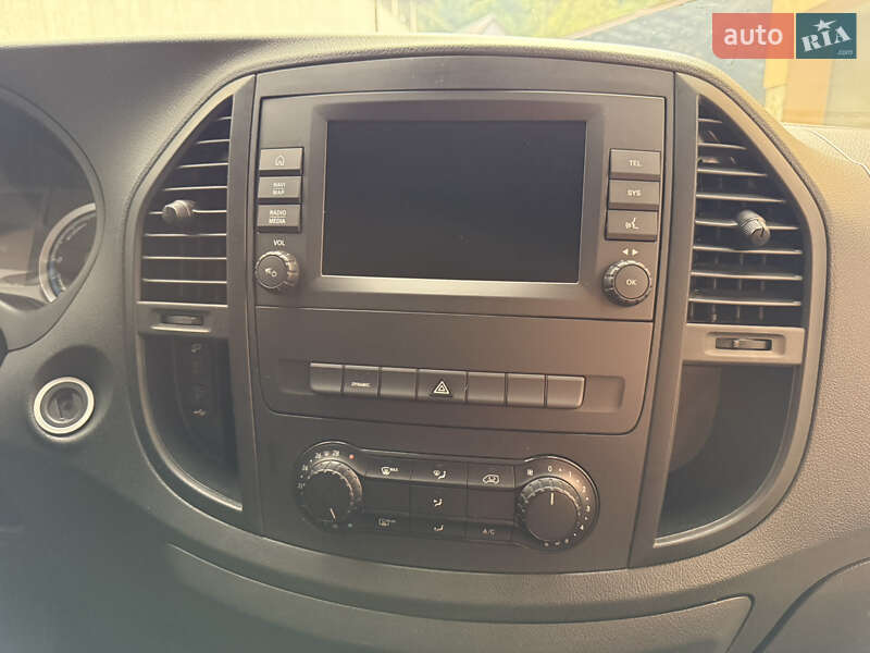 Минивэн Mercedes-Benz eVito 2021 в Тячеве