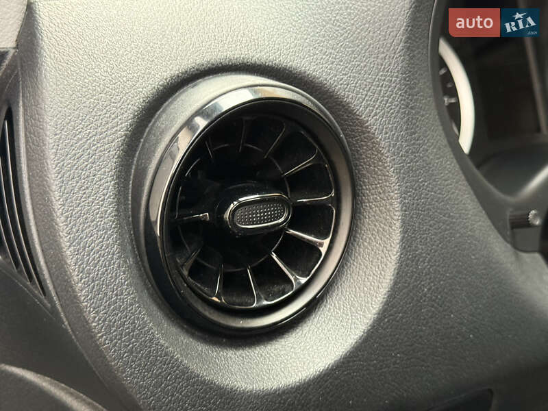 Минивэн Mercedes-Benz eVito 2021 в Тячеве