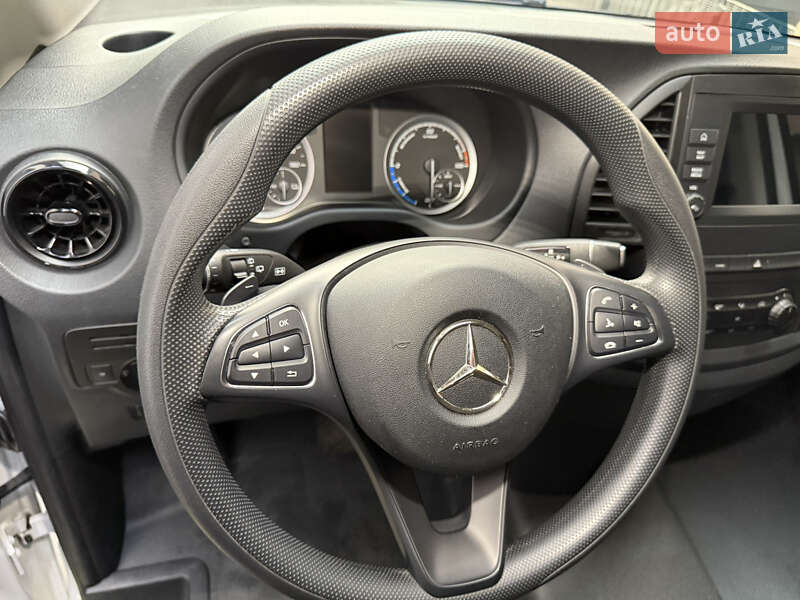 Минивэн Mercedes-Benz eVito 2021 в Тячеве
