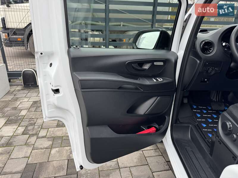 Вантажний фургон Mercedes-Benz eVito 2020 в Рівному