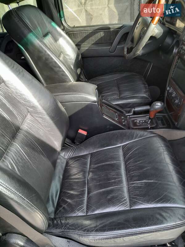 Внедорожник / Кроссовер Mercedes-Benz G-Class 2001 в Корце