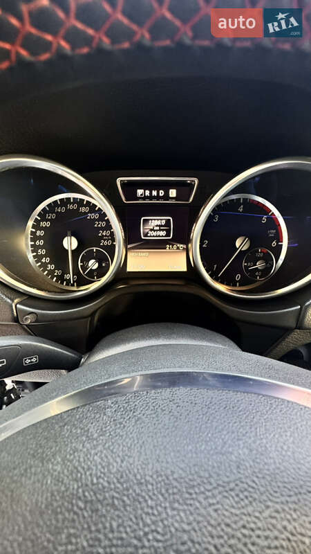 Внедорожник / Кроссовер Mercedes-Benz G-Class 2015 в Могилев-Подольске