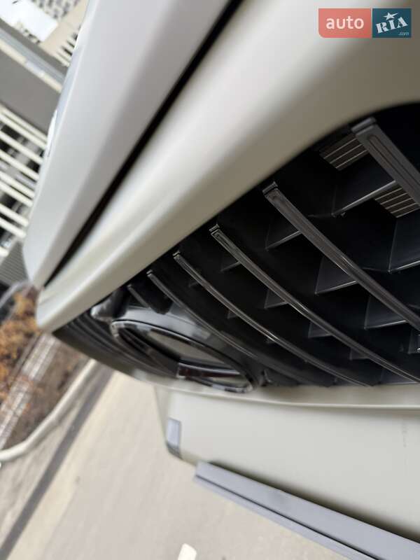 Позашляховик / Кросовер Mercedes-Benz G-Class 2019 в Києві фото 10 Позашляховик / Кросовер Mercedes-Benz G-Class 2019 в Києві