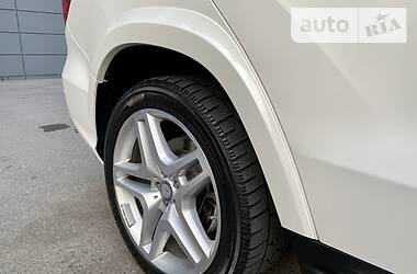 Позашляховик / Кросовер Mercedes-Benz GL-Class 2014 в 