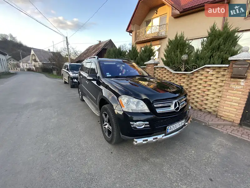 Mercedes-Benz GL-Class