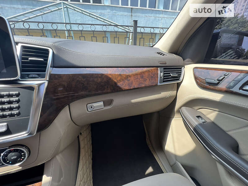 Позашляховик / Кросовер Mercedes-Benz GL-Class 2014 в Києві