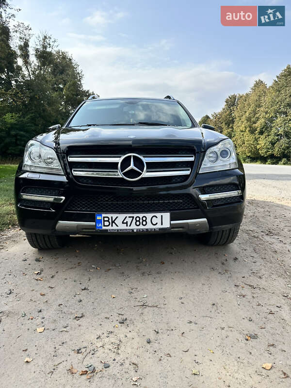 Внедорожник / Кроссовер Mercedes-Benz GL-Class 2011 в Корце