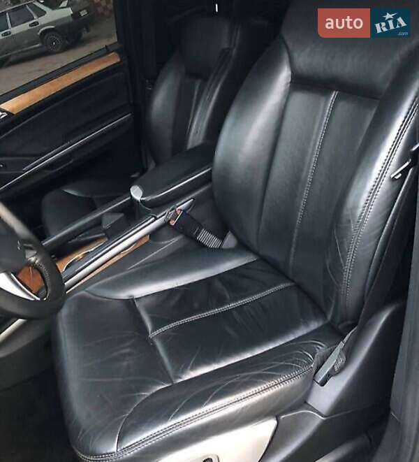 Позашляховик / Кросовер Mercedes-Benz GL-Class 2006 в Краснограді