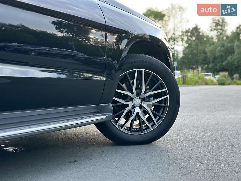 Позашляховик / Кросовер Mercedes-Benz GL-Class 2015 в Києві