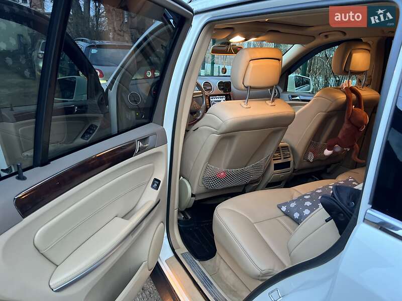 Позашляховик / Кросовер Mercedes-Benz GL-Class 2011 в Чернівцях