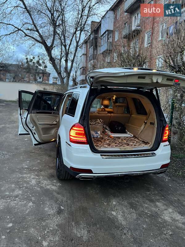 Позашляховик / Кросовер Mercedes-Benz GL-Class 2011 в Чернівцях