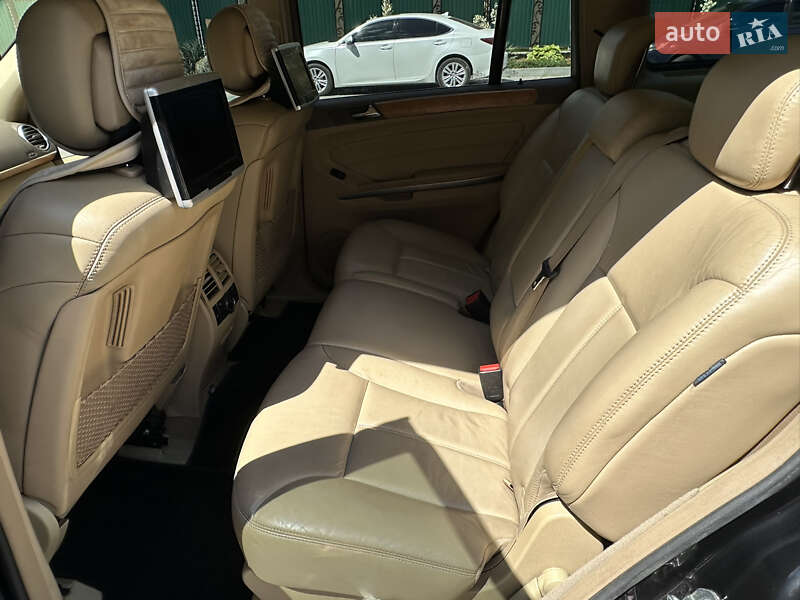 Внедорожник / Кроссовер Mercedes-Benz GL-Class 2009 в Гайсине