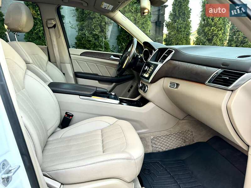 Внедорожник / Кроссовер Mercedes-Benz GL-Class 2015 в Киеве фото 30 Внедорожник / Кроссовер Mercedes-Benz GL-Class 2015 в Киеве