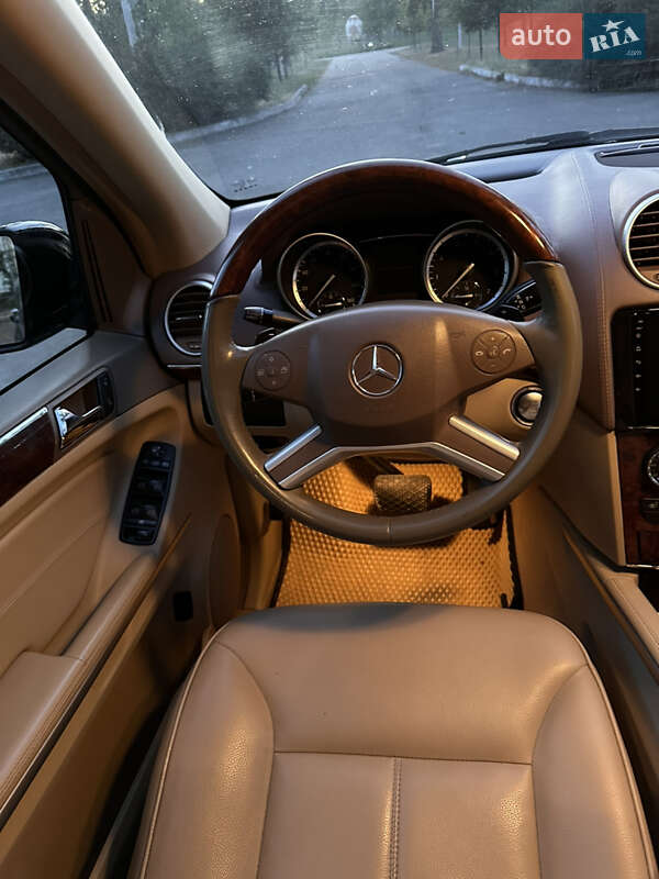 Внедорожник / Кроссовер Mercedes-Benz GL-Class 2012 в Киеве