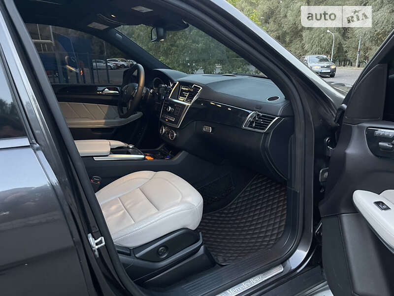 Внедорожник / Кроссовер Mercedes-Benz GL-Class 2014 в Киеве фото 19 Внедорожник / Кроссовер Mercedes-Benz GL-Class 2014 в Киеве