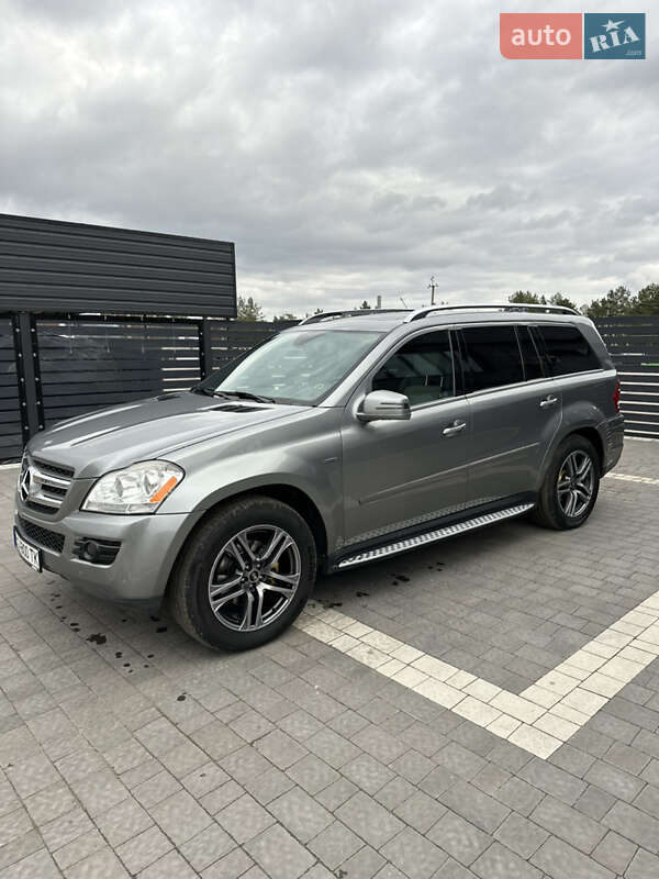 Внедорожник / Кроссовер Mercedes-Benz GL-Class 2011 в Вараше