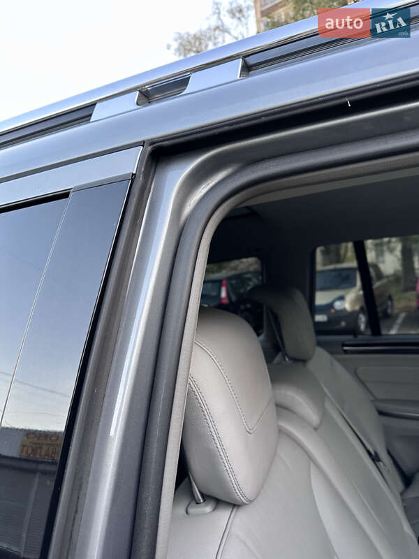 Позашляховик / Кросовер Mercedes-Benz GL-Class 2010 в Києві