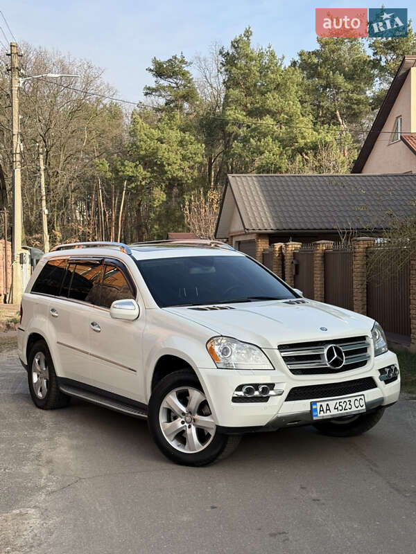 Mercedes-Benz GL-Class 2010