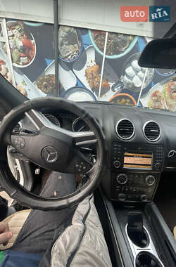 Позашляховик / Кросовер Mercedes-Benz GL-Class 2011 в 
