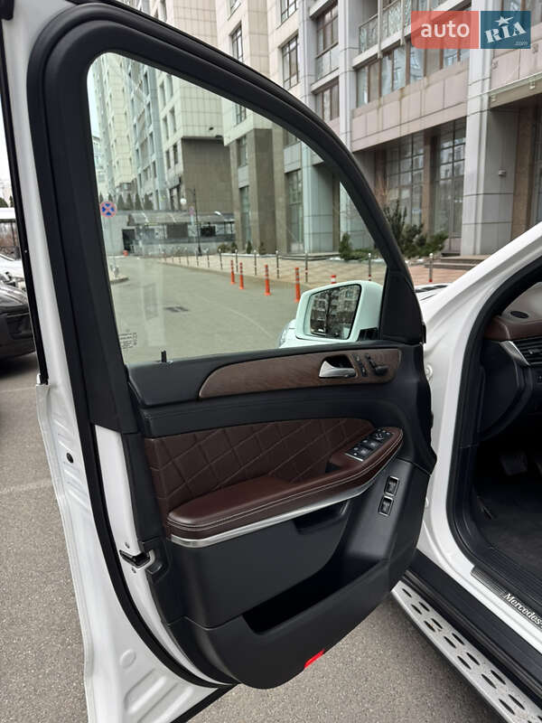 Внедорожник / Кроссовер Mercedes-Benz GL-Class 2014 в Киеве фото 13 Внедорожник / Кроссовер Mercedes-Benz GL-Class 2014 в Киеве