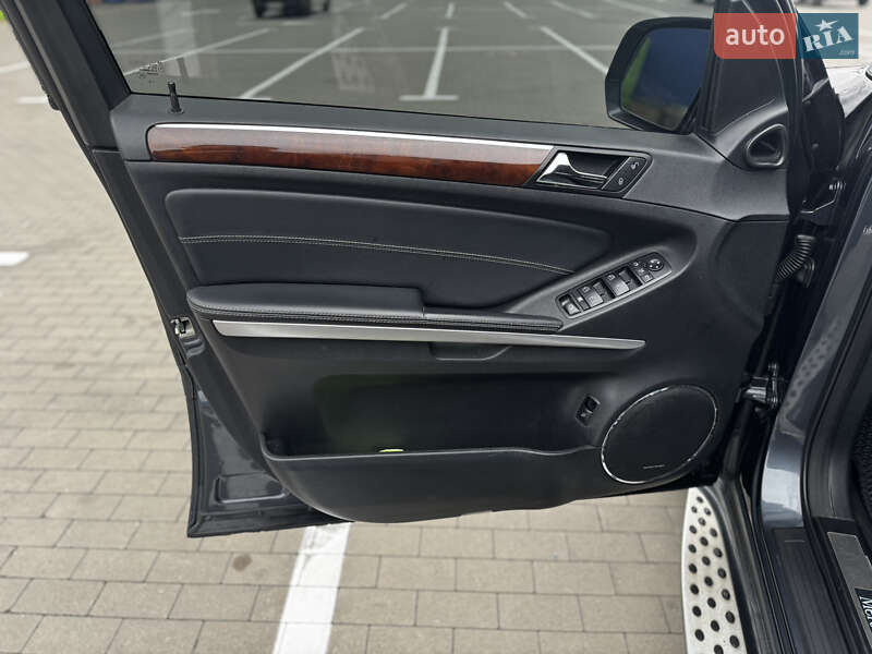 Позашляховик / Кросовер Mercedes-Benz GL-Class 2010 в Києві