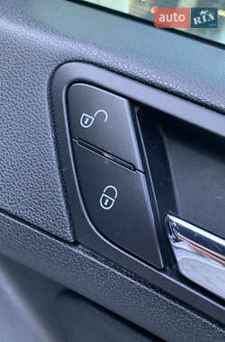 Внедорожник / Кроссовер Mercedes-Benz GL-Class 2012 в 